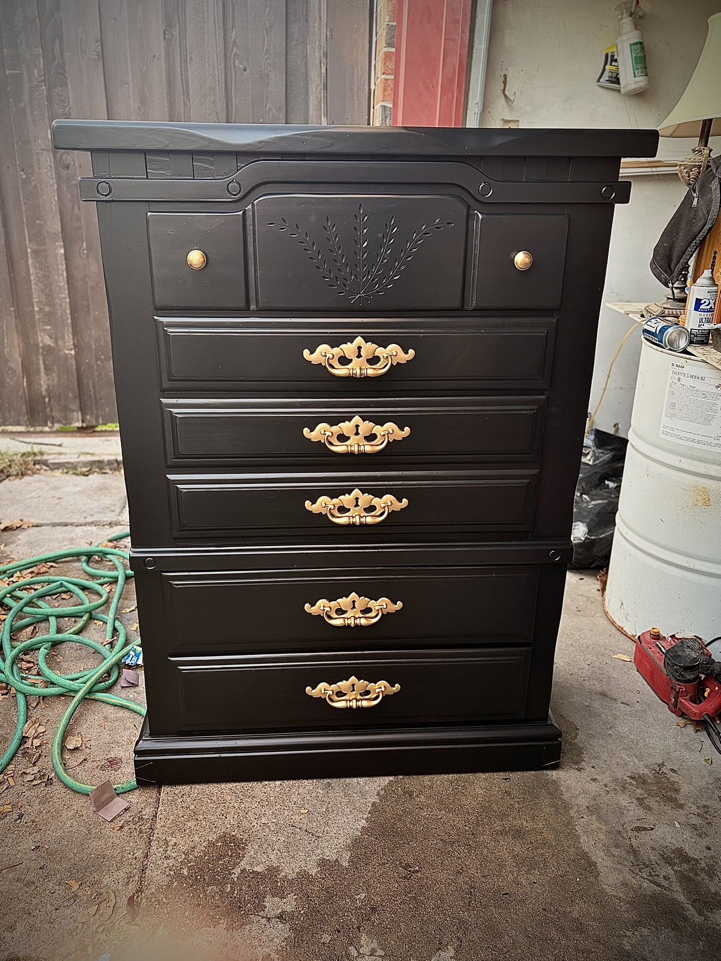 Bremmer black dresser