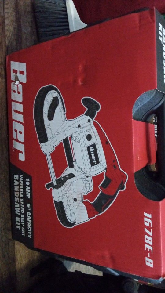 Bauer 10 Amp 5" Capacity Variable speed deep cut bandsaw kit