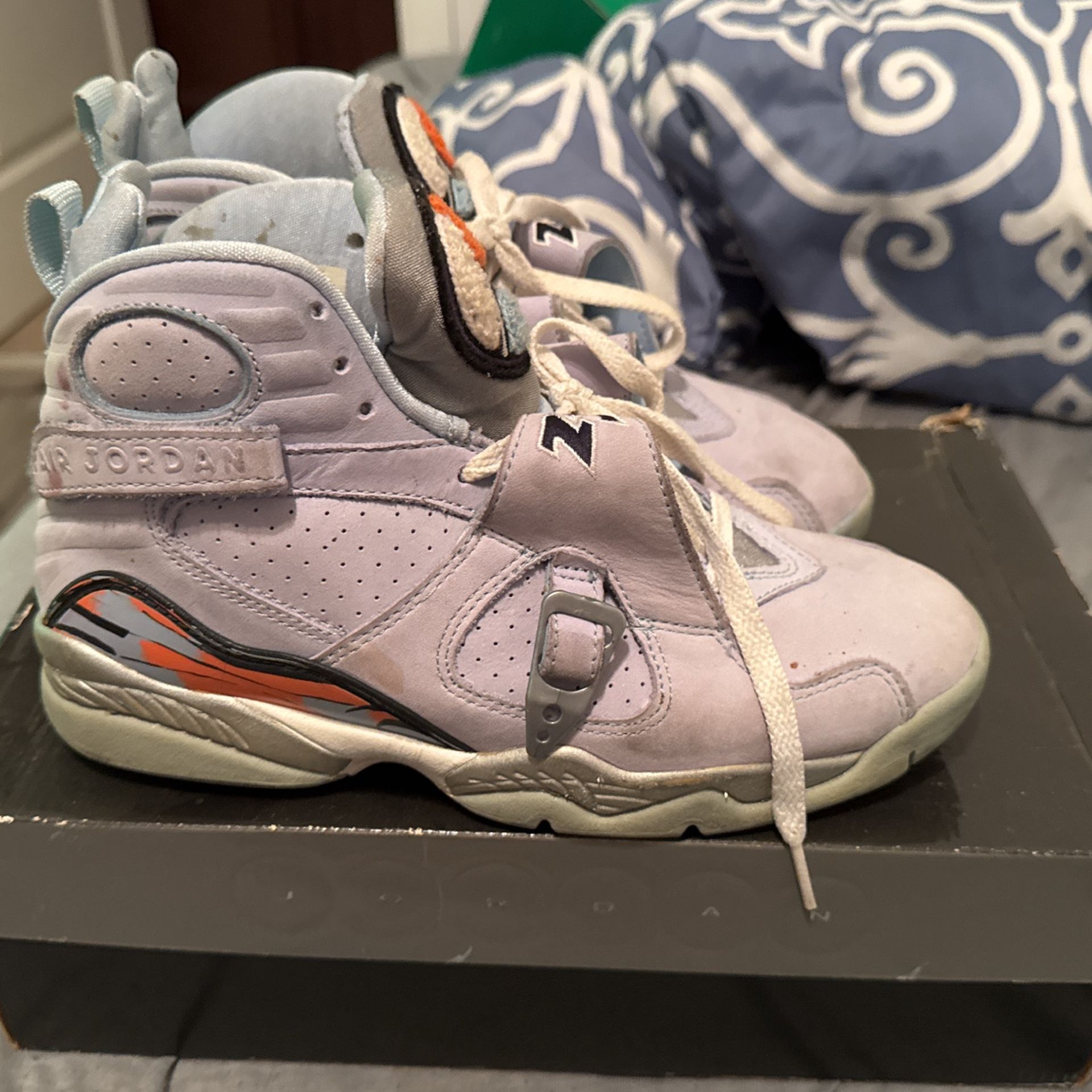Women Air Jordan’s 8 Retro Size 7