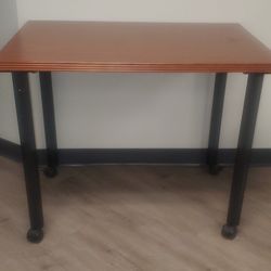 Cafe Table w/wheels