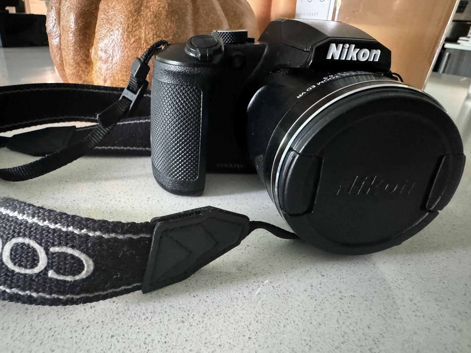 Nikon Coolpix B600