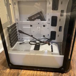 Corsair 220T Mid Tower