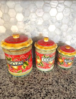 Kitchen canister set