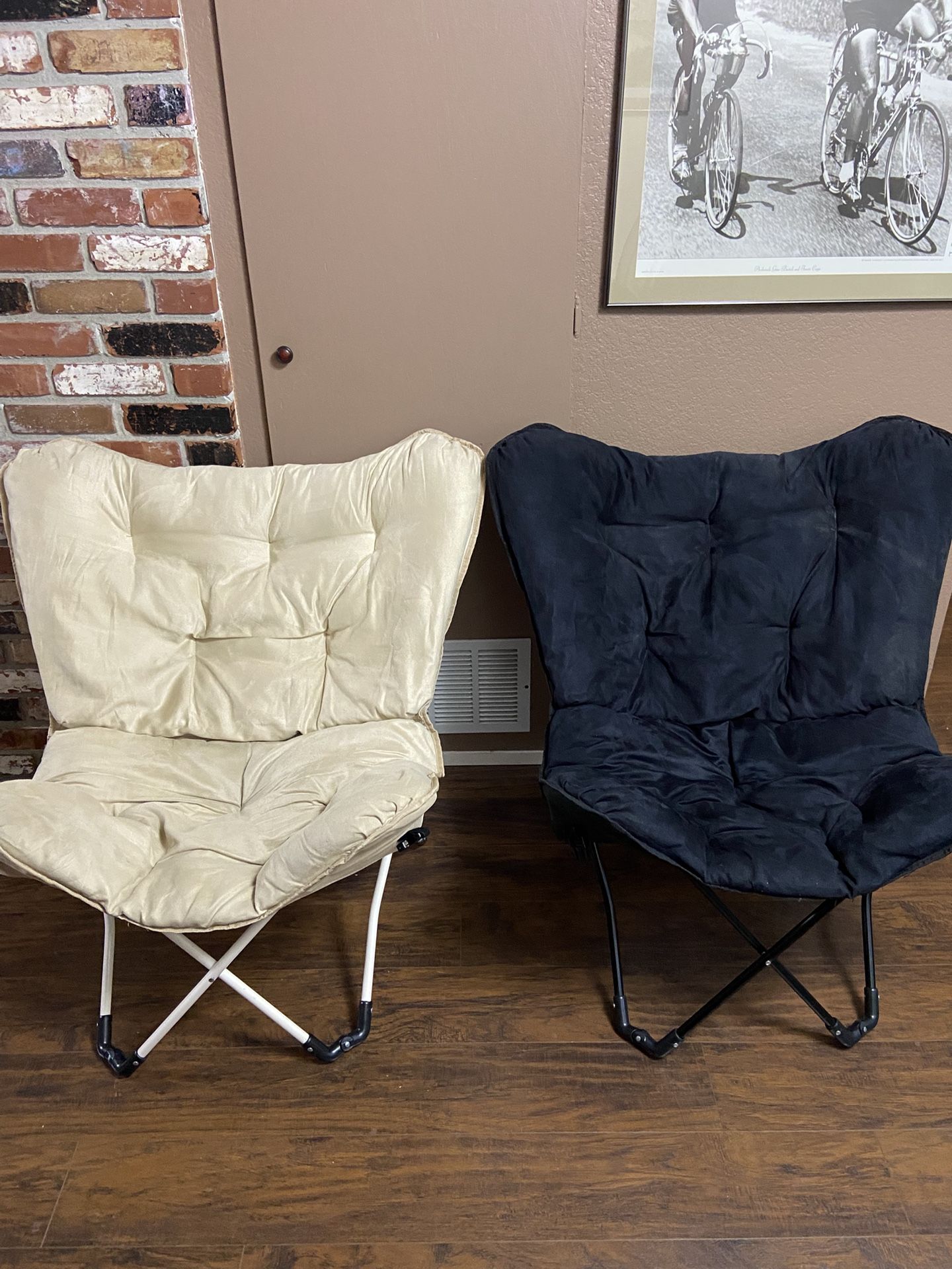 2 Butterfly Chairs
