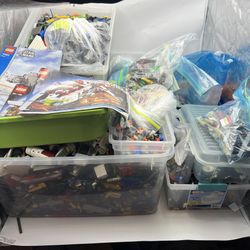 HUGE Vintage Lego Lot w/ 200+ Minifigures Manuals and Accessories Star Wars Alpha Team Castle READ DESCRIPTION