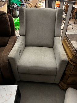 Electronic recliner ( best offer ) everything must go