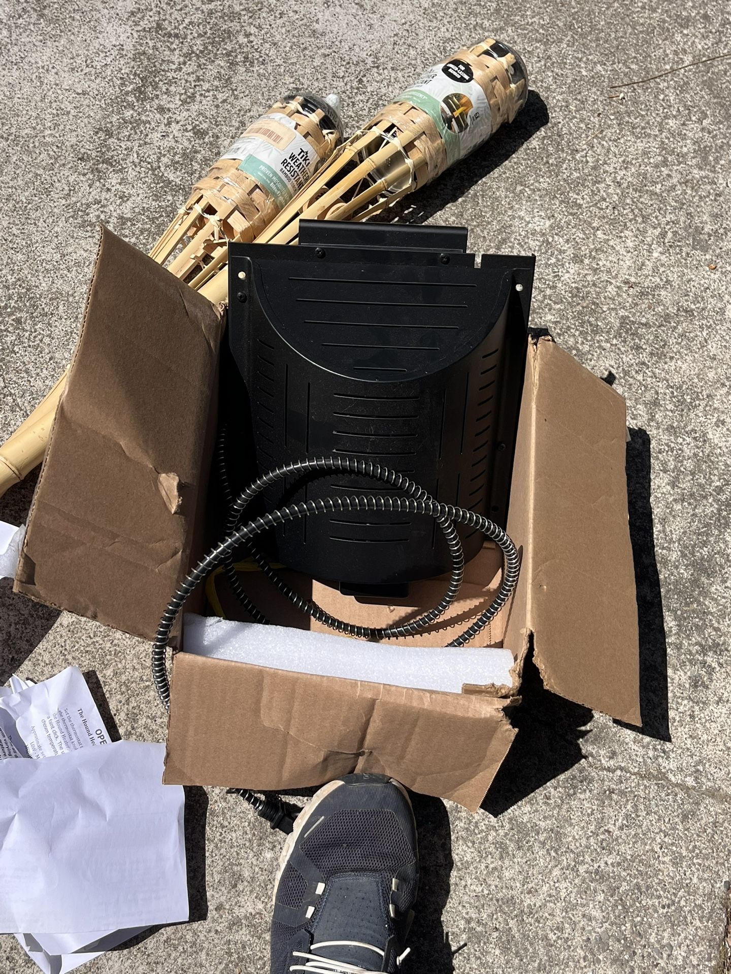 Dog house electric heater