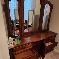 5 Piece Wooden Bedroom Set