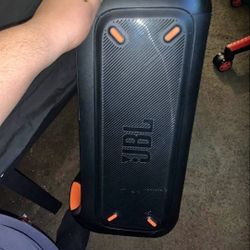 JBL partybox.