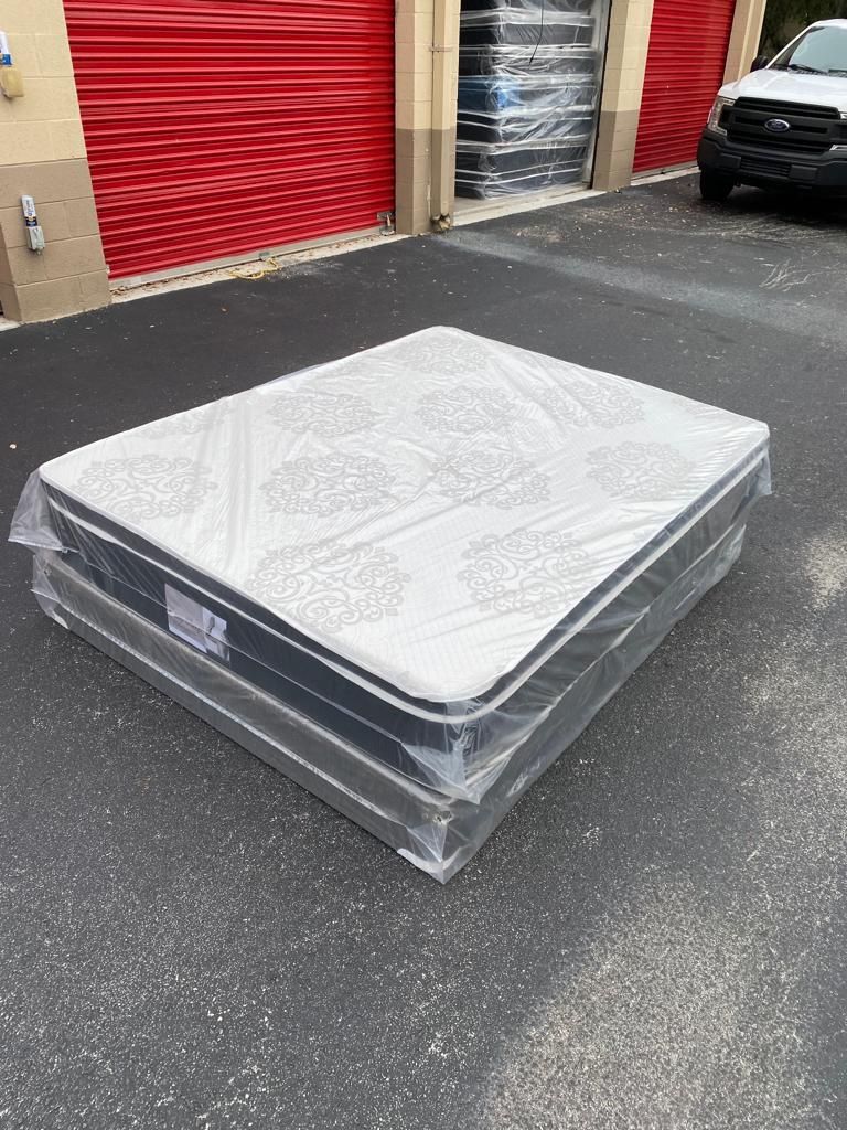Mattress Queen Size Pillowtop With Box Spring // New // Offer 🚚