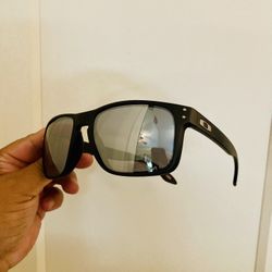 New XL Holbrook 