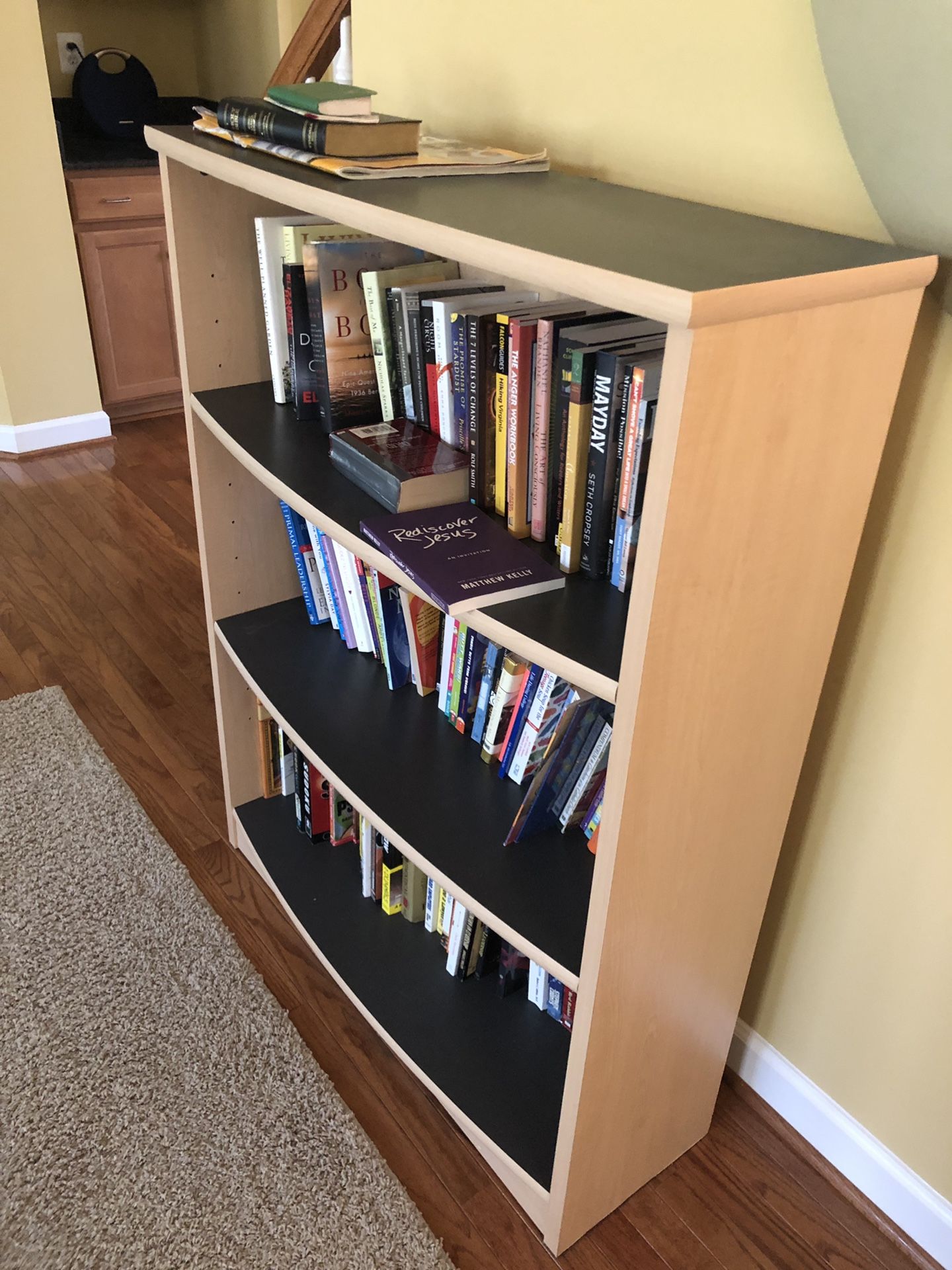 2 matching Bookshelves