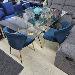 Nice Dining Table Set With 4 Chairs 