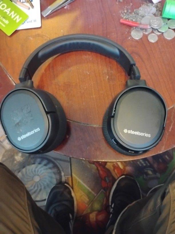 Steelseries 7 Bluetooth Headphones