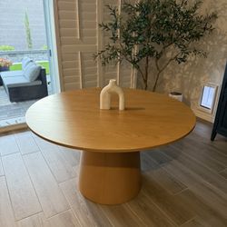 52” Solid Oak Round Pedestal Dining Room Table 