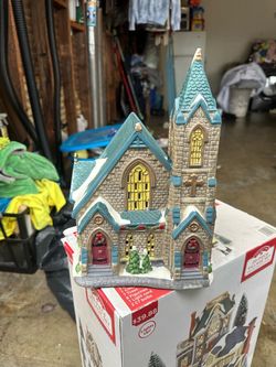 Holiday Time Country Charm 2018 Ceramic Church Village Piece