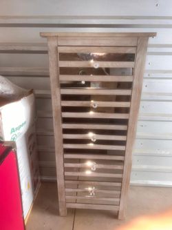 Dresser
