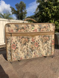 Vintage Leisure Luggage Bag