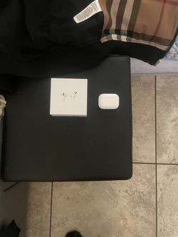AirPods Pro MagSafe Charging Case