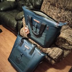 Moosejaw Extreme Insulated Bags. Like New One Has Tags