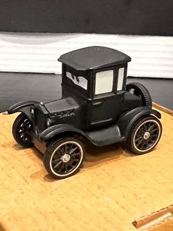 DISNEY PIXAR MODEL T LIZZIE - BLACK DIECAST CAR - ORIGINAL