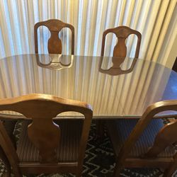 Dining Table With 5 Chairs In Cherry Wood