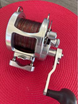 Avet HX 2 Speed Fishing Reel Like New!