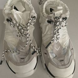 Brand New Calvin Kline Winter Shoe Boots Size 10 New Never Worn Asking $75 Or Best Offer