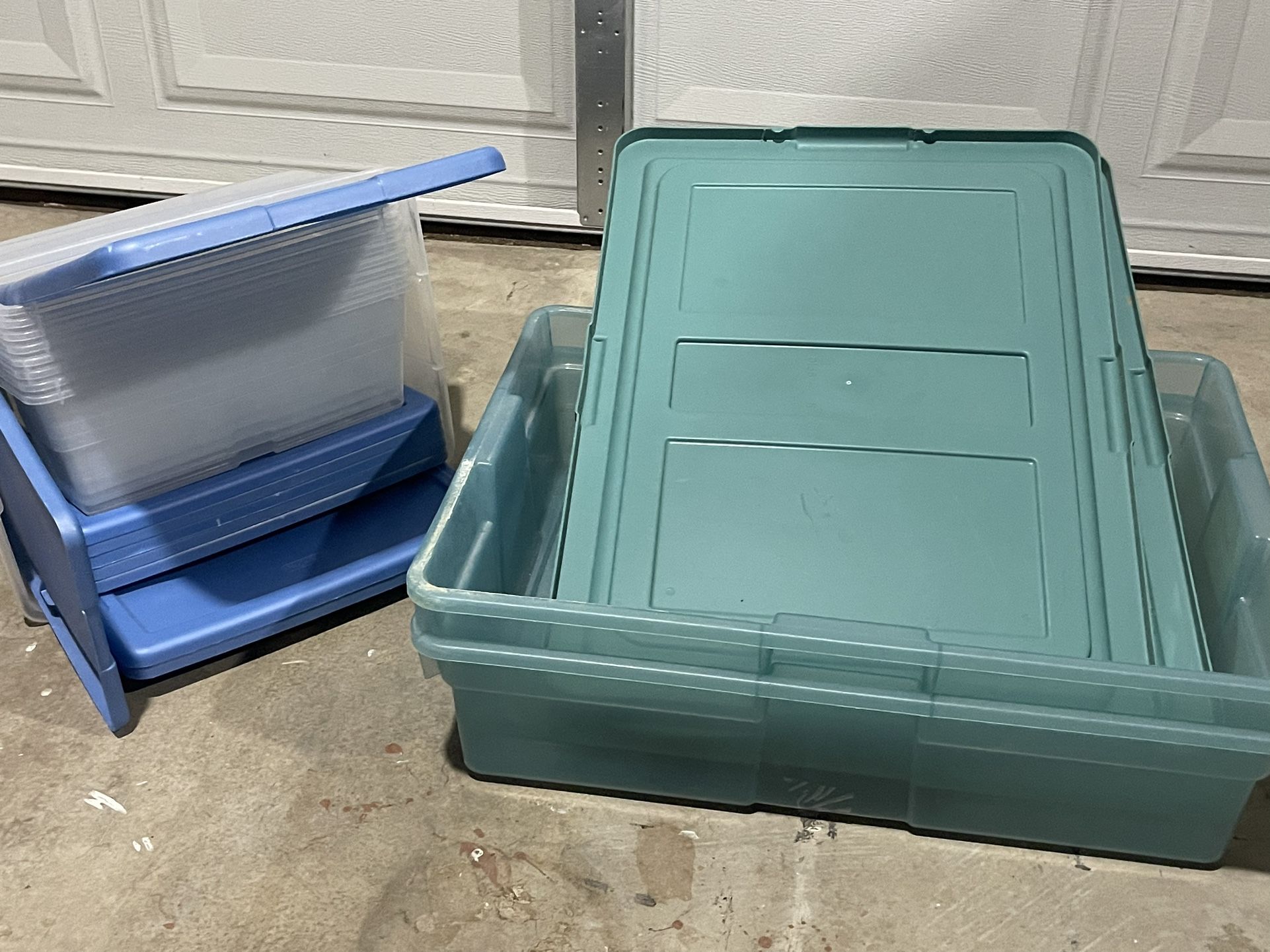 14 Storage Containers Sterilite and Rubbermaid See description for sizes