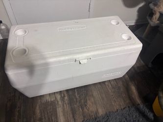 Rubbermaid Large Hard Cooler 150 qt