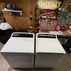 Whirlpool Cabrio Washer And Gas Dryer Set