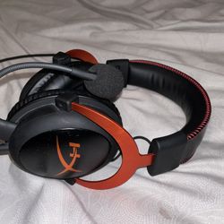 HyperX Cloud Gaming Headset (WORKS PERFECT AND IN AMAZING CONDITION) For Pc, Ps4, Ps3