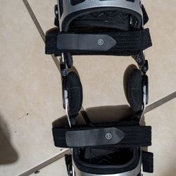 Dual Knee Brace