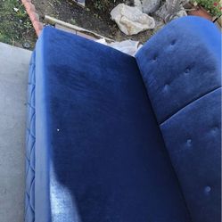 Love seat/fulton with pull out bed $ 450 Cash Only 