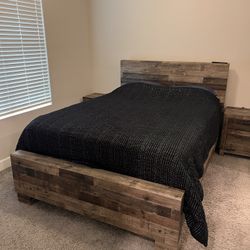 bedroom set with two nightstands