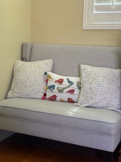 Settee with high back gray color