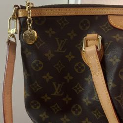 Louis Vuitton 2010 discontinued