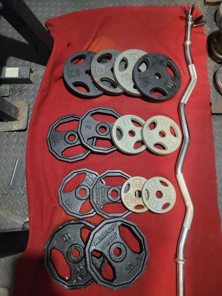 1" HOLE  EZ-CURL BAR AND 90LBs
4-2.5s.     4-5s.   6-10s 
11525 S HALSTED DUNKIN DONUTS/7111.S WESTERN WALGREENS 
90$  CASH ONLY AS IS 