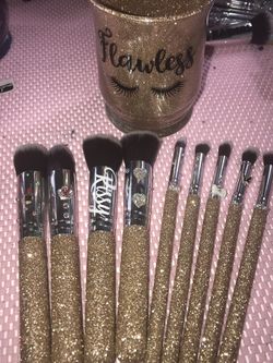 Makeup brushes