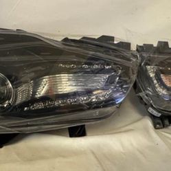 Chrysler 300 headlight brand, new OEM fit and OEM look PRICE IS FOR