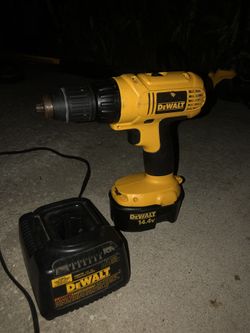 DC728 1/2” Drill/Driver 14.4V with battery and charger- used!