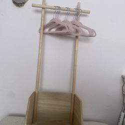 Baby Basket With Hangers 