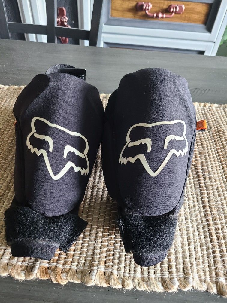 Fox Racing BMX Motorcycle Offroad Launch D30 Knee Guards Sz S