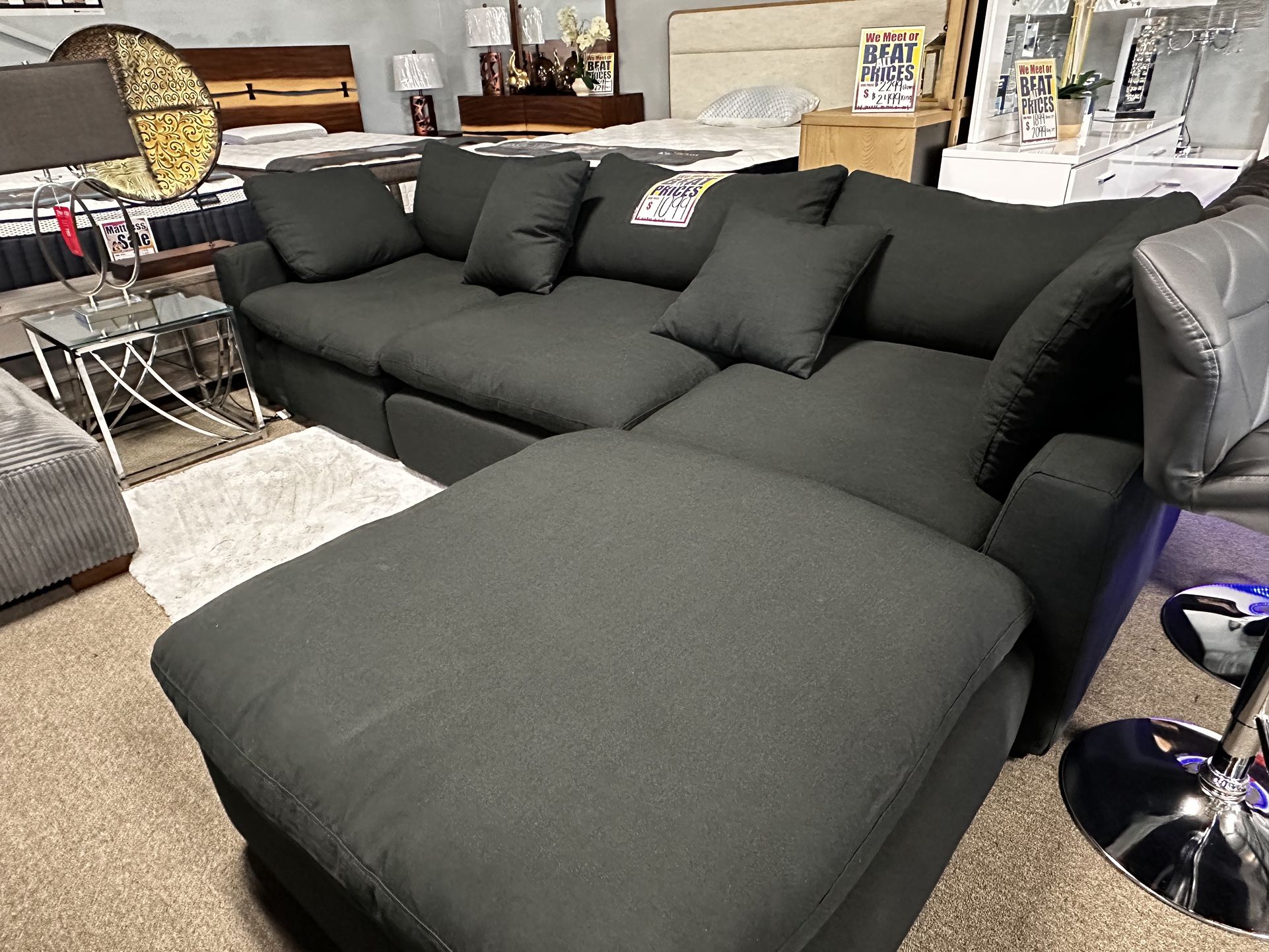 Deep Seating Modular Sectional! $949 🖤✨