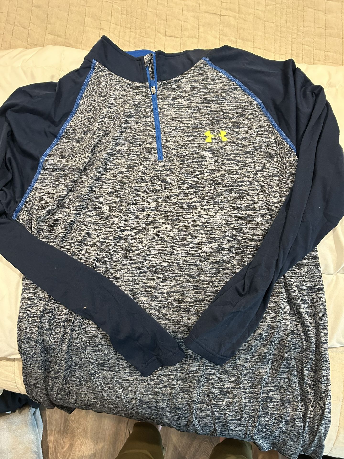 Men’s Underarmor Dry fit Sweatshirt