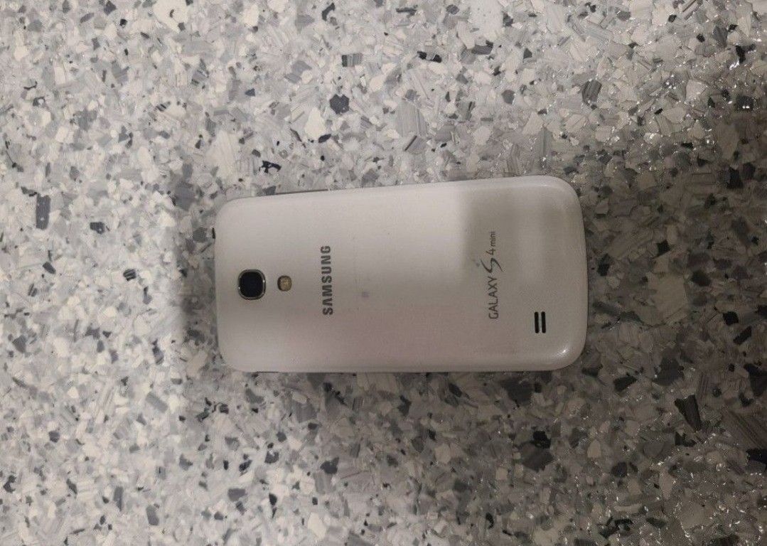 Samsung S4 Mini Phone