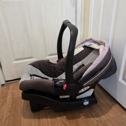 Graco SnugRide 30 Infant Car Seat