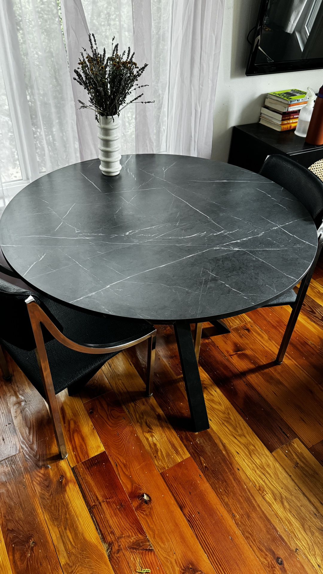 MARIEDAMM IKEA table with black marbled effect