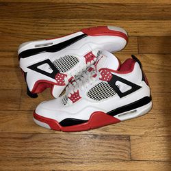 Air Jordan Retro 4 Fire Red Size 8.5