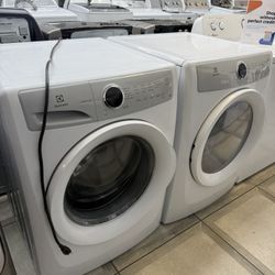 Electrolux Front Load Washer And Gas Dryer Set